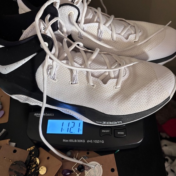 Nike Zoom Rev II Men's White black Basketball Shoes Size 11.5 EUC - Picture 7 of 7